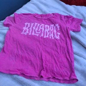 pink tshirt